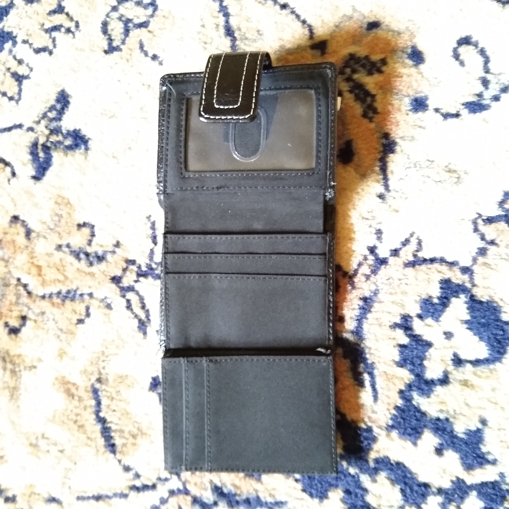 Black Fossil Wallet - Picture 2 of 7